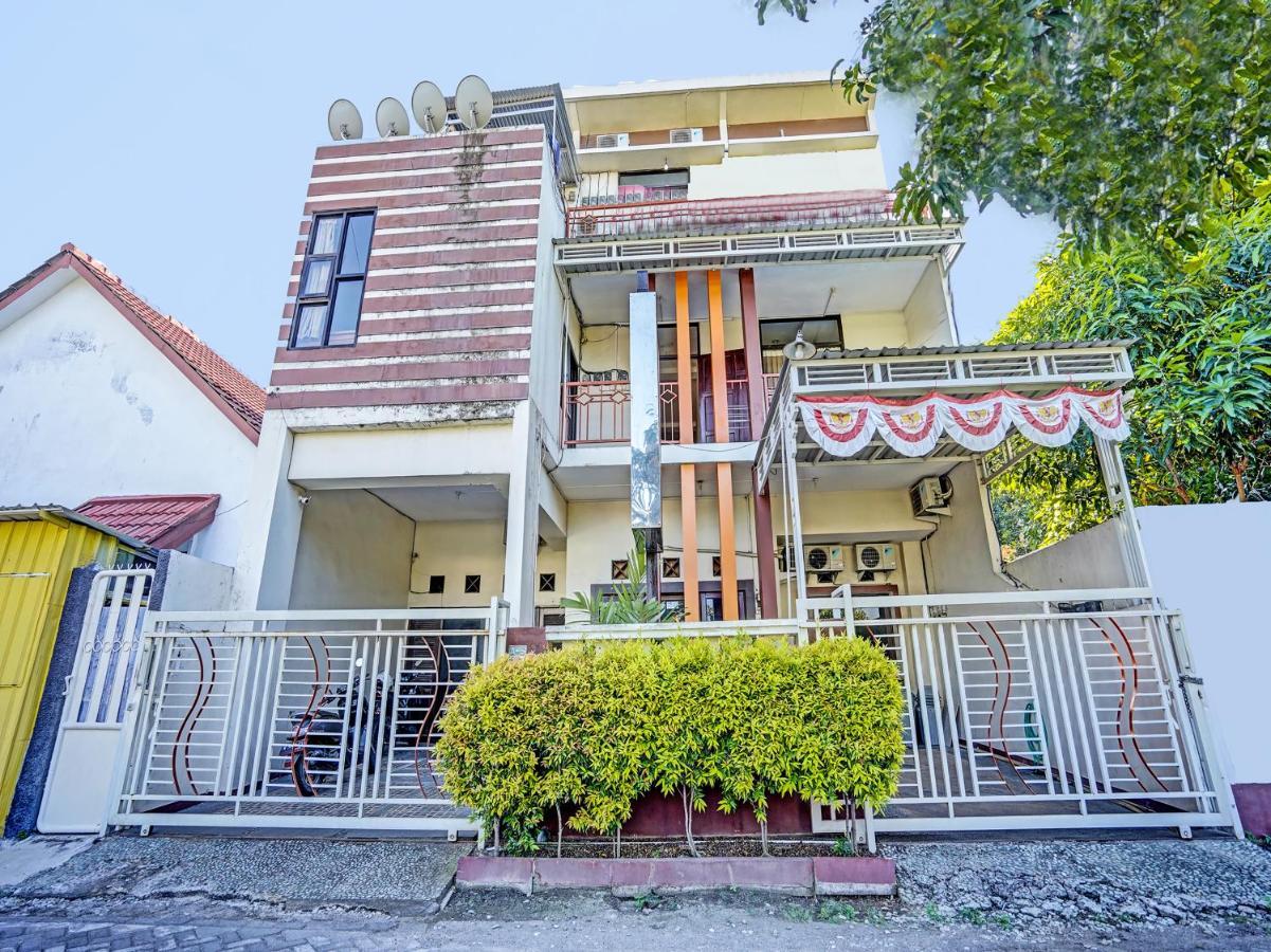 Oyo 91587 Griya Buah De5 Syariah Hotel Sidoarjo Exterior photo